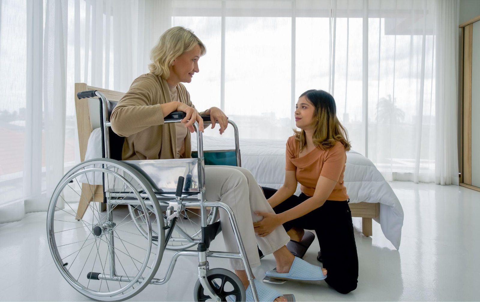 Mental health support professional assisting a participant